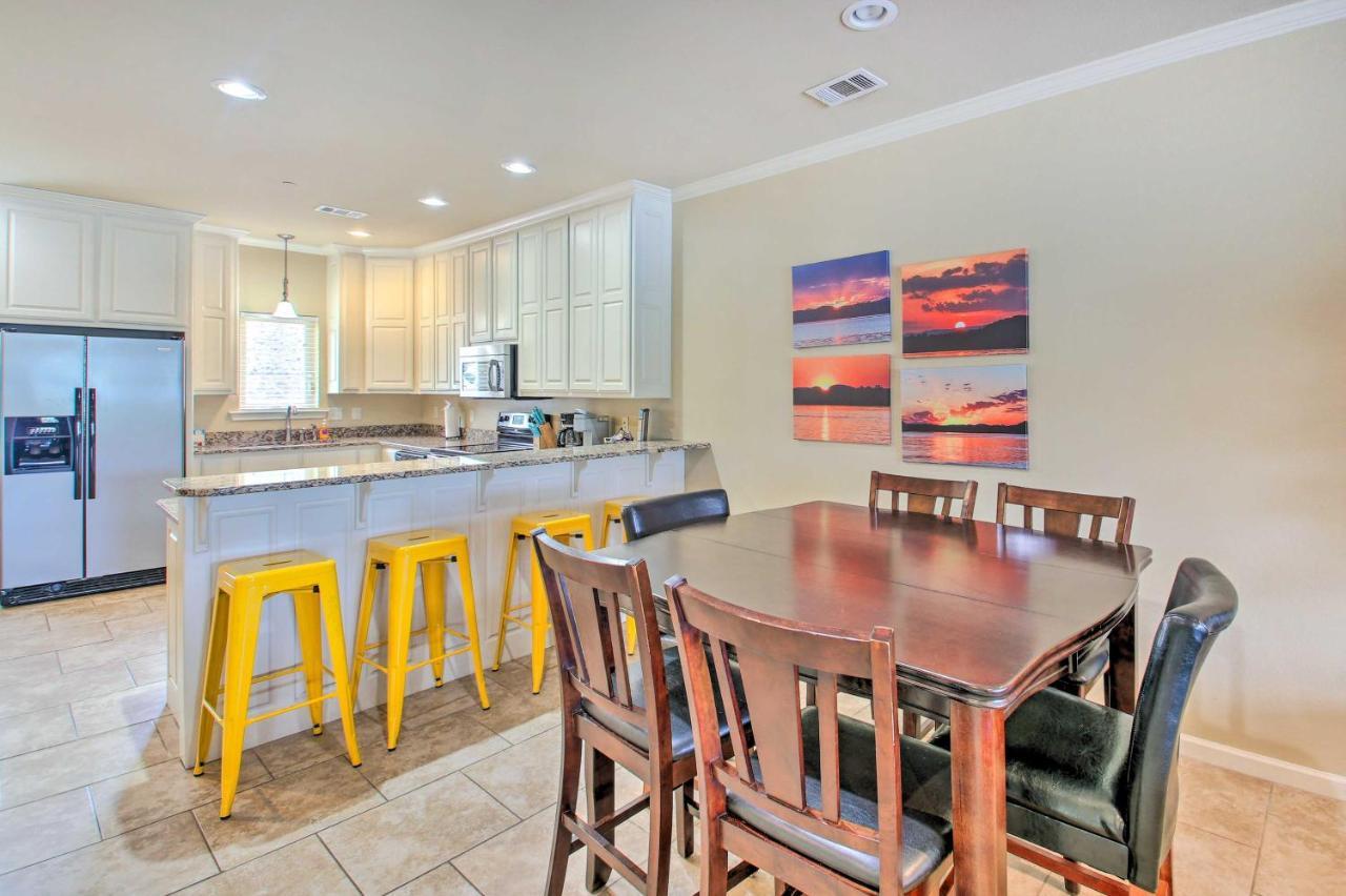 Lakefront Hot Springs Condo With Balcony And Boat Slip Exterior photo
