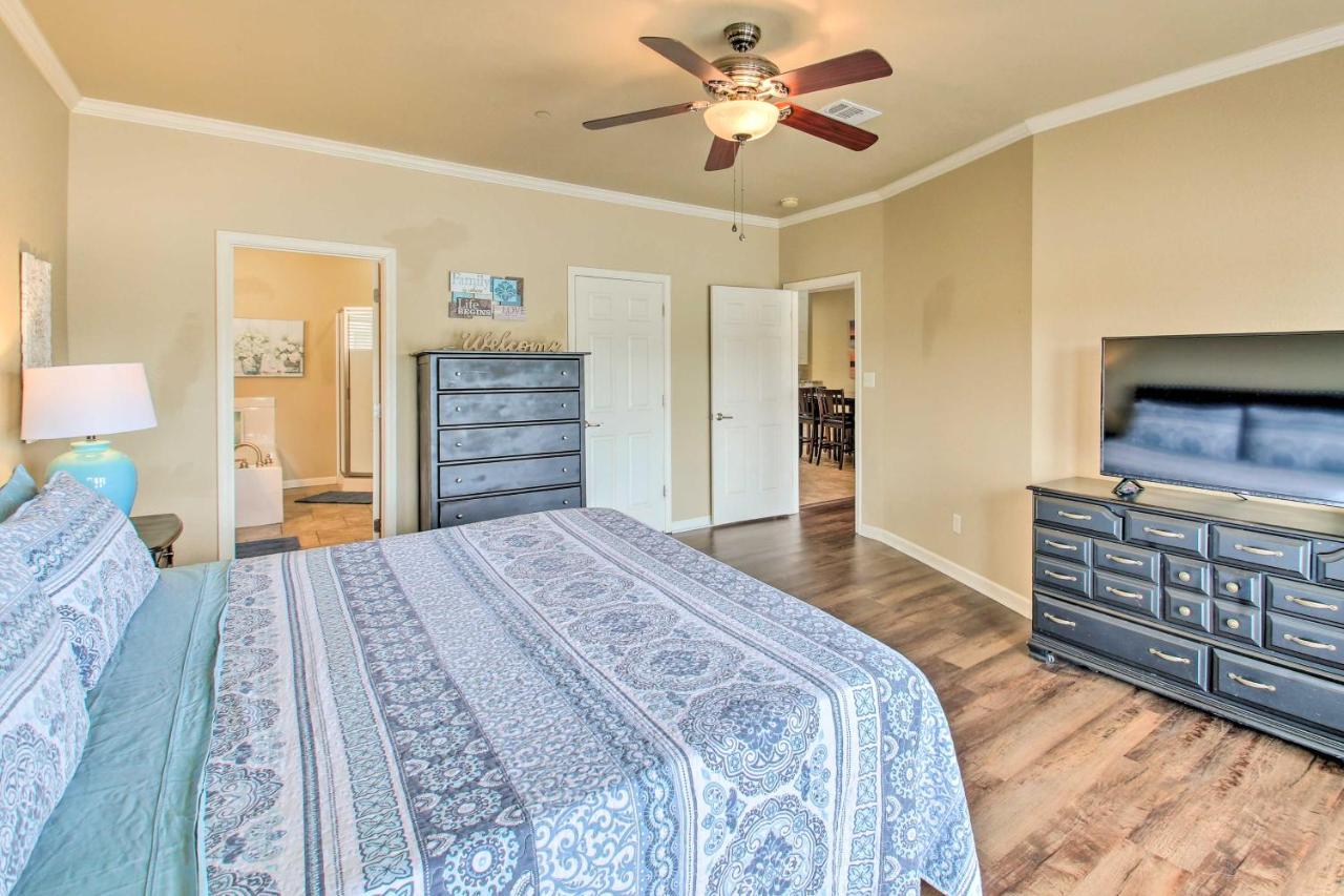 Lakefront Hot Springs Condo With Balcony And Boat Slip Exterior photo
